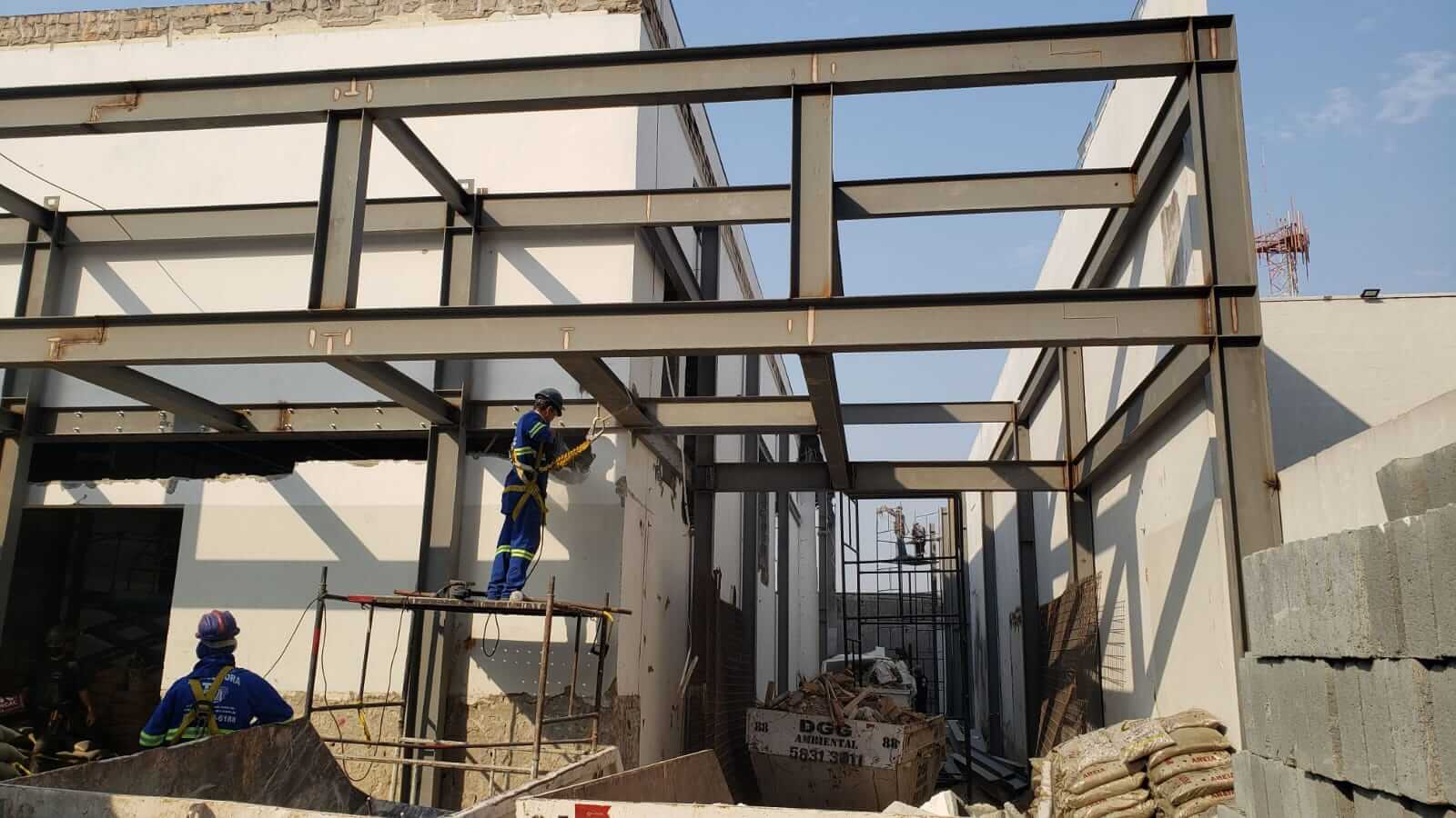 Reforço estrutural metálico