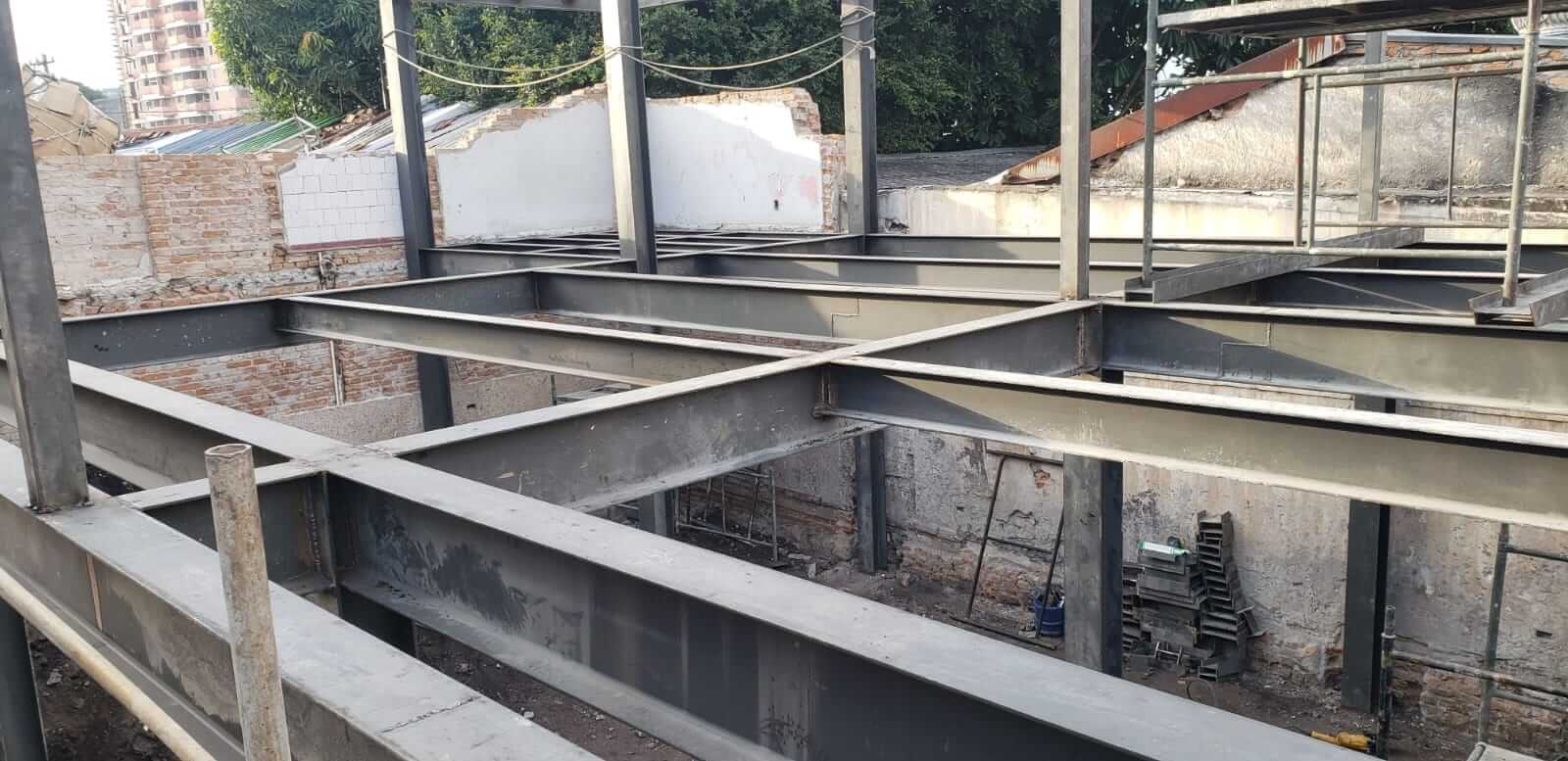 Reforço estrutural metálico